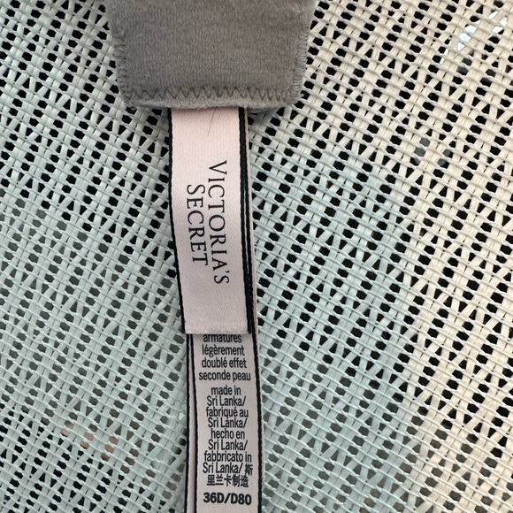 Never worn silver Victoria’s Secret bra. Size 36D. - Picture 3 of 3